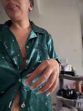 kiaraglam2's cam snapshot