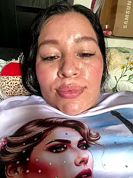 Lovelipsbig's cam snapshot