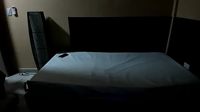 Lucy_Strong's cam snapshot