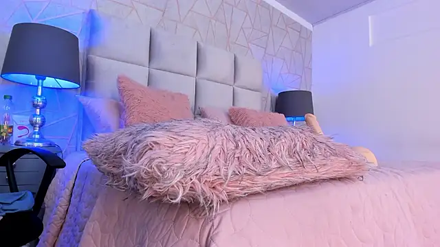 Yara_Bliss_'s cam snapshot