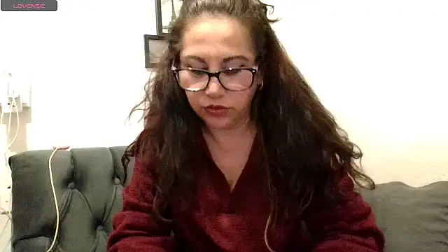 MirandaLatinaLovely's cam snapshot