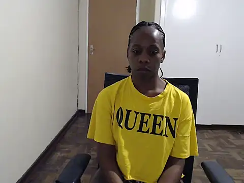 QUEENMANDYY's cam snapshot