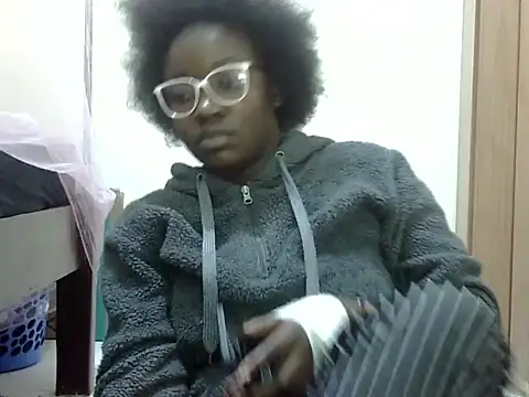 Sexy-suzy live sex cam