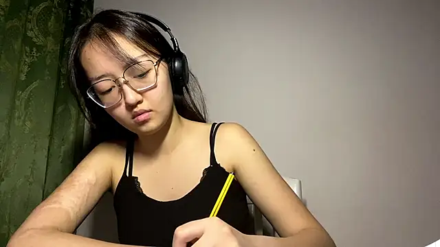 LinaClous's cam snapshot