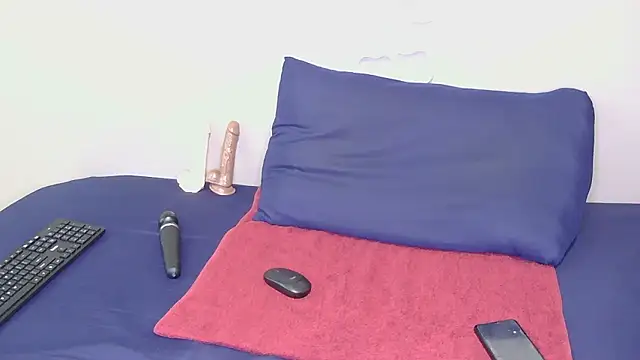 Serafynn's cam snapshot