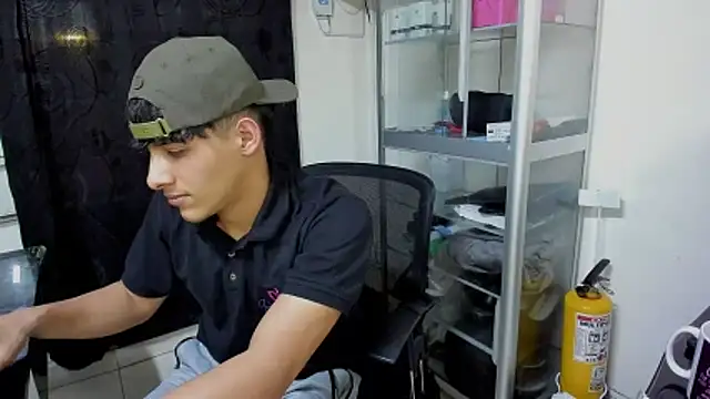 MaxStar26's cam snapshot