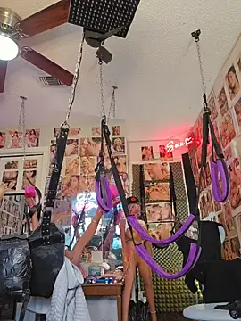 luvs2cumm69 live sex cam