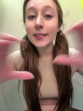 FroggyAnna live sex cam