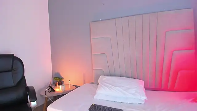 sophie_rojas's cam snapshot