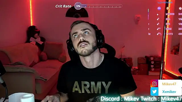 Mikev live sex cam