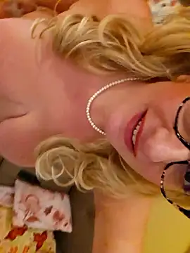 VirginiaNurse live sex cam