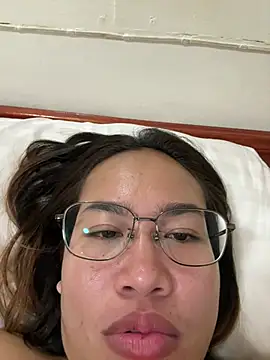 Ponthip live sex cam