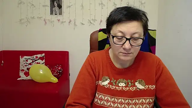 EmilyL0ve's cam snapshot