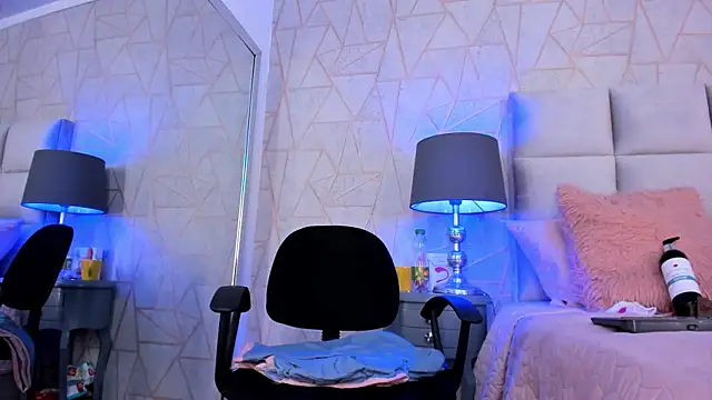 Yara_Bliss_'s cam snapshot