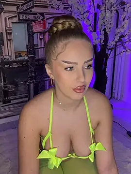 AubrieleRouj1's cam snapshot