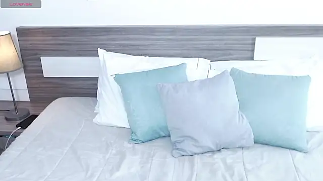 Liiamthompson's cam snapshot