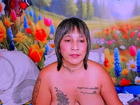 indianroxy's cam snapshot