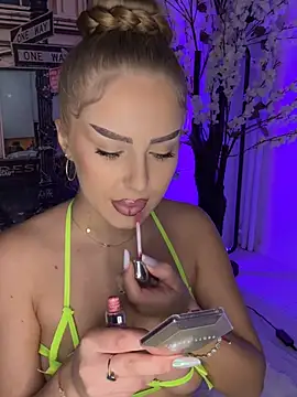 AubrieleRouj1's cam snapshot