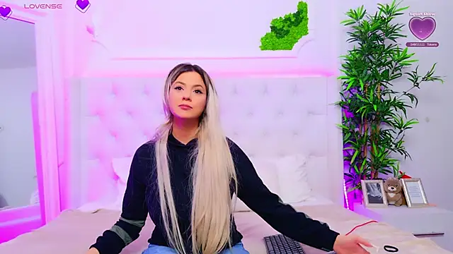 AriannaSins live sex cam