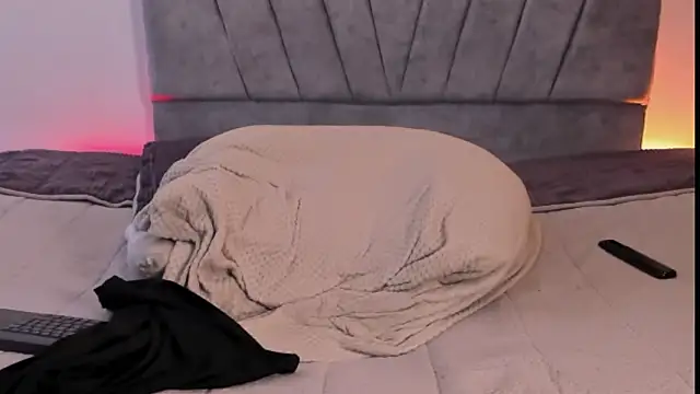 ZYZZ1312 live sex cam