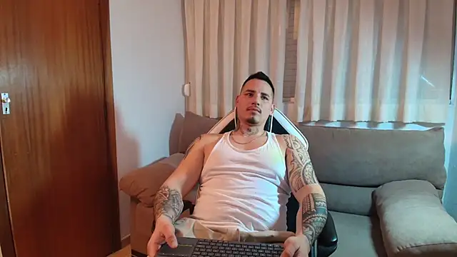 Milanthompson2025 live sex cam