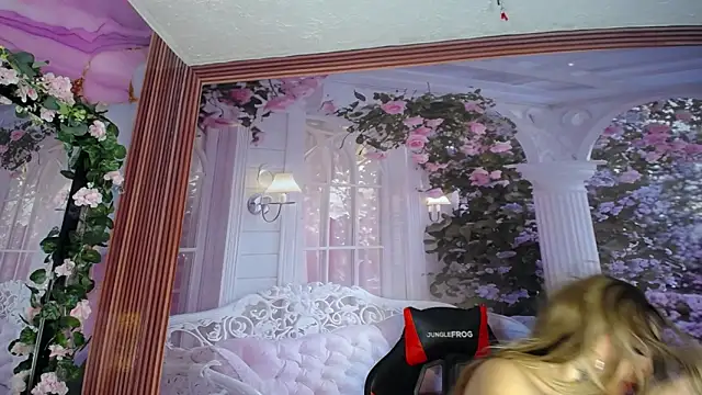 Layla-Wattson's cam snapshot