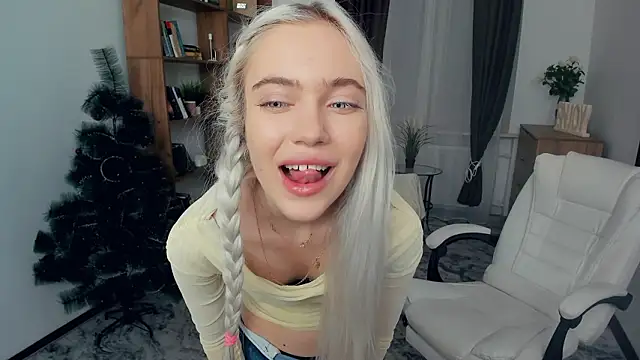 KristalCrowner's cam snapshot