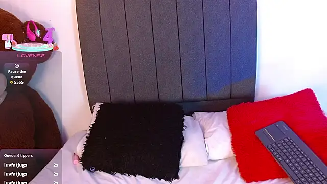 Emadelacroix's cam snapshot