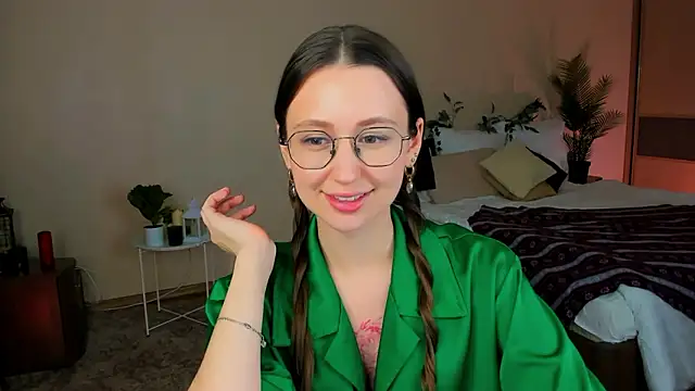 YourLovellyStory's cam snapshot