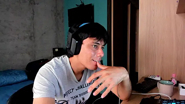 Huge_latin_cock live sex cam