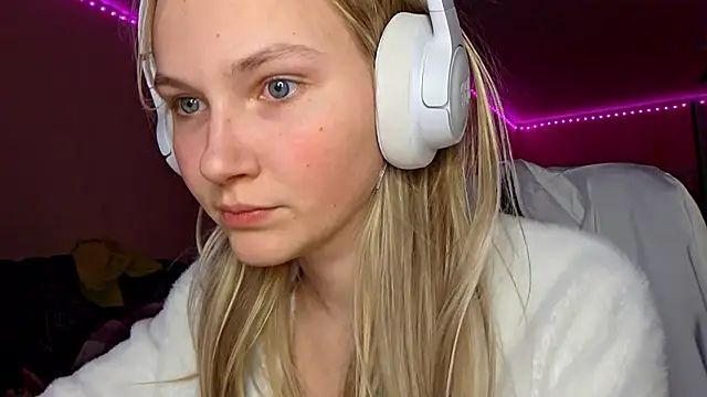 KarinRobertson live sex cam