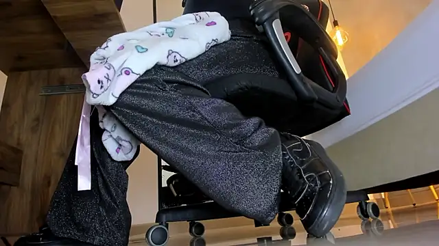 alma_fenix's cam snapshot