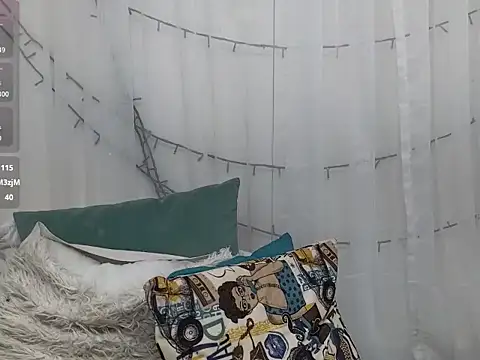 ninaa_fox's cam snapshot