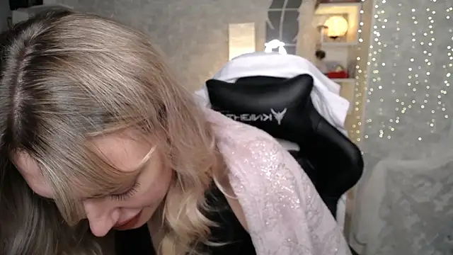 NickyAdamidi's cam snapshot