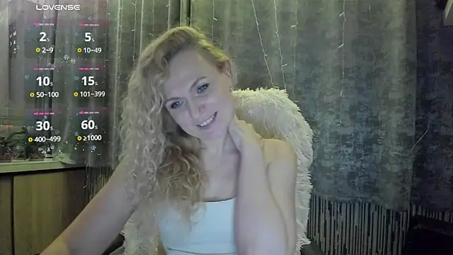 LanaLight_x's cam snapshot