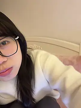 Ella-AAAAA live sex cam