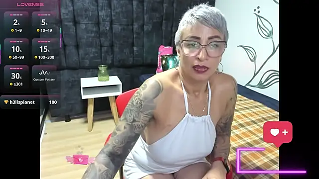 Charlotte__Gray's cam snapshot