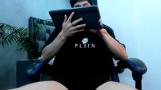 roan_birkin's cam snapshot