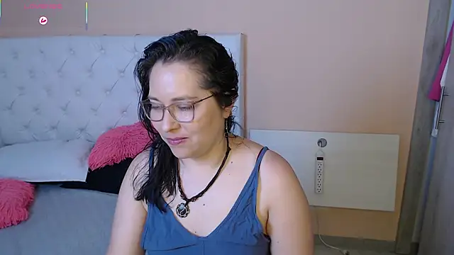 May_Carlier's cam snapshot