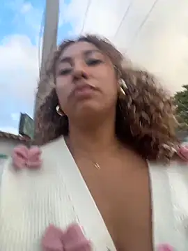 lauraltt live sex cam