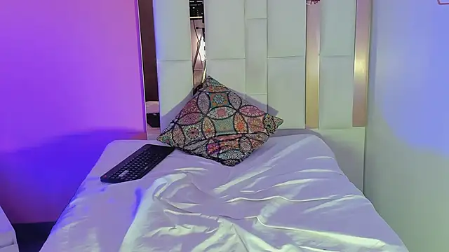 Alanna_hot3's cam snapshot