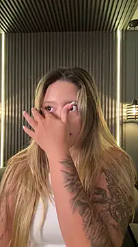 MiaPetit_ live sex cam