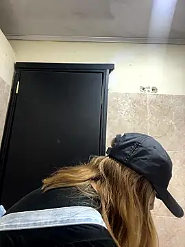 AliceTeenager___'s cam snapshot