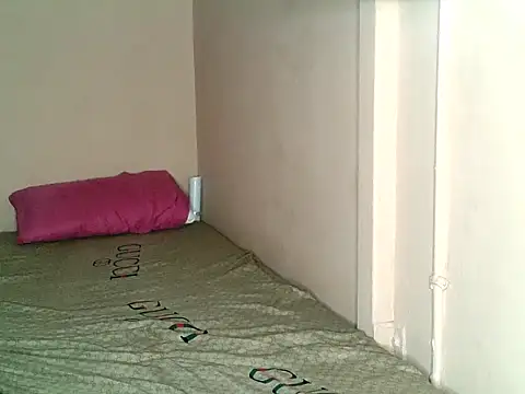 Cutenique's cam snapshot