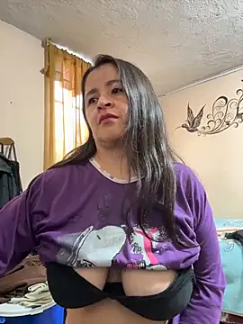 latinfemale's cam snapshot