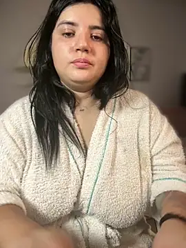 horny_roomiess's cam snapshot