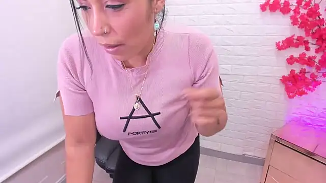 Aisha_09's cam snapshot