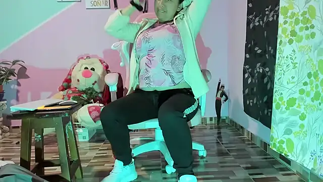 gaticahot's cam snapshot