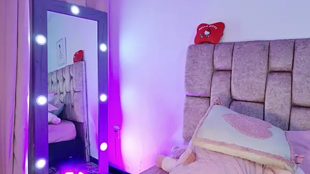 LolaYun's cam snapshot