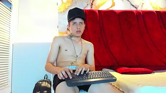 ESTEBAN_2102's cam snapshot